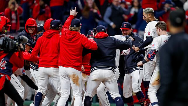 Los Guardians dejan tendidos a los Yankees en el Juego 3 de la ALCS