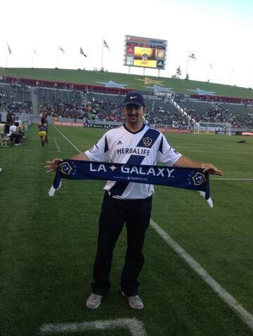 El d&iacute;a que &#039;El Tit&aacute;n&#039; presumi&oacute; los colores del LA Galaxy 