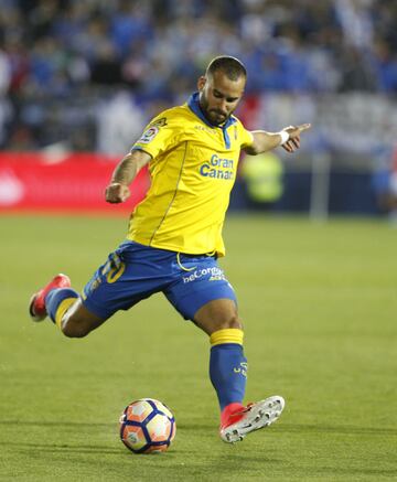 Jug¨® con la U.D Las Palmas la temporada 2016-17 y en una segunda etapa entre 2020 y 2022.