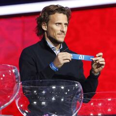 Forlán, embajador del Atlético en el sorteo de Champions