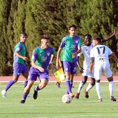 El nuevo Málaga no puede con los tres porteros del Marbella