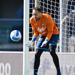 Inter se fija en Ospina ante posible salida de Handanovic