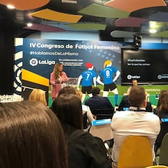 Lombi: "Hay una guerra de egos en el fútbol femenino español"