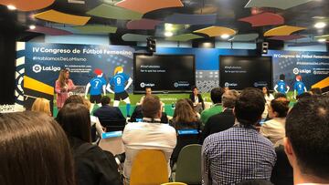 Lombi: "Hay una guerra de egos en el fútbol femenino español"