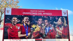 Marchena, Inma Gabarro, Ramos, Navas y Olga Carmona, todos ya en el famoso cartel del Sevilla.