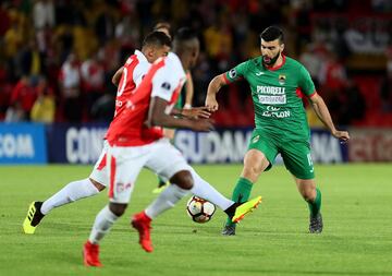 Independiente Santa Fe vence a Rampla Juniors en la segunda ronda de la Copa Sudamericana en partido jugado en El Campín. Henao marcó los goles del triunfo