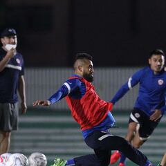 Lasarte tiene reemplazantes para Maripán y Pulgar ante Paraguay