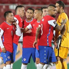 Nosotros le pagamos el sueldo