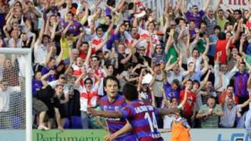 <b>ALEGRÍA. </b>Camacho celebra el gol de la victoria del Huesca tras un gran disparo desde la frontal del área.