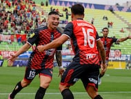 Futbol, Deportes Limache vs Colo Colo.
Fecha 1, Liga de Primera 2026.
El jugador de Deportes Limache Jean Meneses, centro, celebra con sus companeros tras marcar un gol contra Colo Colo durante el partido de primera division disputado en el estadio Elias Figueroa de Valparaiso, Chile.
31/01/2026
Andres Pina/Photosport
Football, Deportes Limache vs Colo Colo.
1st turn, 2026 First Division League.
Deportes Limache’s player Jean Meneses, center, celebrates with teammates after scoring against Colo Colo during a first division match at the Elias Figueroa stadium in Valparaiso, Chile.
31/01/2026
Andres Pina/Photosport
