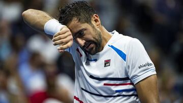 Marin Cilic se lamenta durante su partido ante Rafa Nadal en el US Open en la pista Arthur Ashe del USTA Billie Jean King National Tennis Center de New York City.