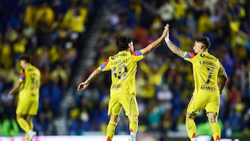Alejandro Zendejas celebrates his goal 1-2 with Brian Rodriguez of America during the 8th round match between America and Guadalajara as part of the Liga BBVA MX, Torneo Apertura 2025 at Ciudad de los Deportes Stadium, on September 13, 2025 in Mexico City, Mexico.