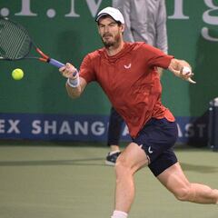 Murray da la cara ante Fognini pero cae; Medvedev arrasa