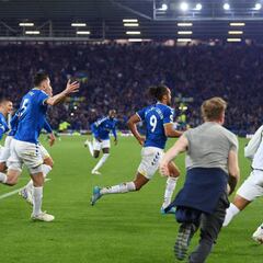 El Everton de Yerry Mina se salva del descenso