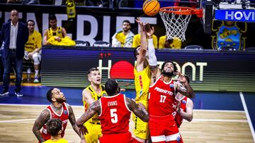 El Tenerife supera al Prometey en un final igualado