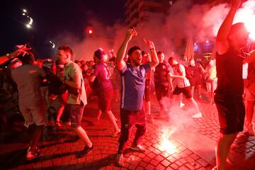 Los aficionados franceses celebraron la clasificación de su selección para la final del Mundial. 