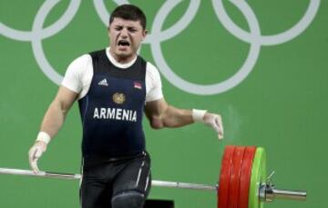 El armenio Andranik Karapetyan sufrió una lesión en el codo en su intento por levantar no pudo superar los 195 kilos durante la competición de halterofilia.