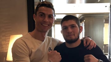 Cristiano, con el luchador de UFC Nurmagomedov tras su visita al Bernab&eacute;u. Foto: Instagram