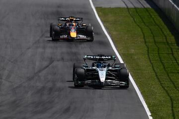 George Russell (Mercedes W16) y Max Verstappen (Red Bull RB21). Montreal, Canadá. F1 2025.