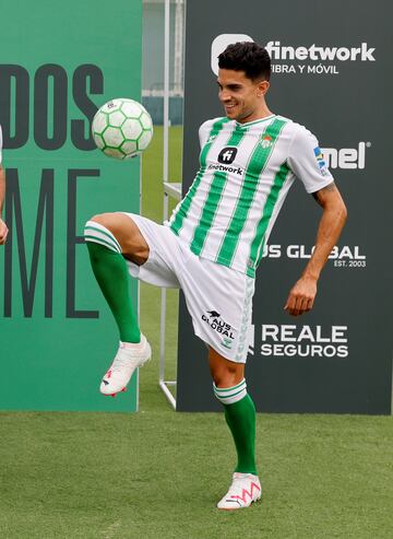 Etapa en el Real Betis: 2018-22; En julio de 2023 regresó al club con un contrato de un año.