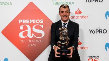 Javier Guillén, director de La Vuelta, recoge el Premio AS del deporte.