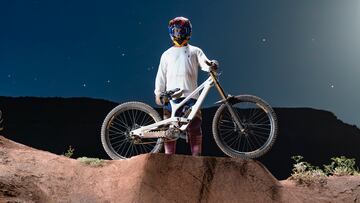 Bienvenido Aguado con su bici