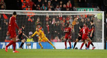 1-0. Georginio Wijnaldum marc¨® el primer gol.