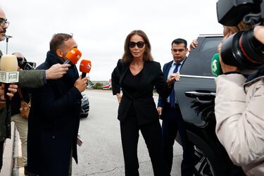 Isabel Preysler a su llegada al tanatorio de La Paz.