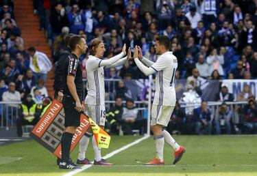 Modric joins up with Croatia: "The pain's gone, my knee's fine"