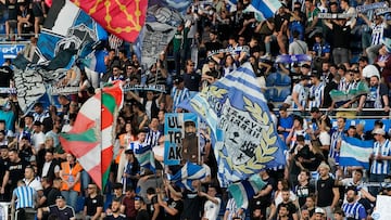 La afición del Alavés durante el partido de LaLiga entre el Alavés y el Girona.