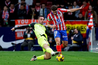 Aprovechó la ausencia de Griezmann para mostrar su versión más generadora de juego, moviéndose en la segunda línea con total libertad. El rojiblanco dejó muchos detalles de calidad: regates, pases filtrados Talento en estado puro.