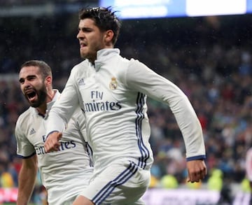 Football Soccer - Spanish Liga Santander - Real Madrid v Athletic Bilbao- Santiago Bernabeu stadium, Madrid, Spain 23/10/16. Real Madrid's Dani Carvajal celebrates Alvaro Morata's goal.