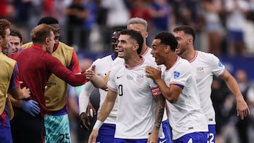 USMNT cruise to opening night victory