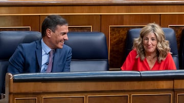 The President of the Government, Pedro S¨¢nchez, with the Second Vice-President and Minister of Labor and Social Economy, Yolanda D¨ªaz, during an extraordinary session in the Congress of Deputies, July 13, 2022, in Madrid (Spain). This session takes place after the State of the Nation Debate seven years after the last one was held. The two main topics covered by this plenary session are the approval of the Democratic Memory Bill and the proposal to reform the Organic Law of the Judiciary. The Law of Democratic Memory, since its approval by the Government almost a year ago on July 20, 2021, has been involved in partisan controversies -such as the doubts about the situation of the Amnesty Law-. In addition, the plenary will decide today whether to take into consideration the bill to amend article 570 bis of the Organic Law 6/1985, of July 1, 1985, of the Judiciary and its agreement for processing.
14 JULY 2022;EXTRAORDINARY SESSION;PLENARY SESSION;PLENARY CONGRESS;EXTRAORDINARY PLENARY SESSION
Alberto Ortega / Europa Press
14/07/2022