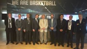 Modesto Robledo, Felipe Muñoz y Alfredo Castillo coincidieron en la reunión con la FIBA.