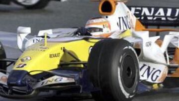 <b>LENTO.</b> Piquet no ha sido de los más rápidos en la sesión de esta mañana.