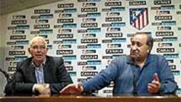 <b>DIERON LA CARA.</B> Tanto el entrenador, Luis, como el presidente Gil comparecieron ante los medios de comunicación para señalar que se han arreglado sus diferencias.