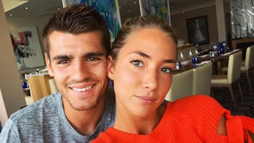 Álvaro Morata y Alice Campello en un restaurante.