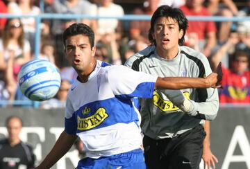 En el 2006 vivió un gran segundo semestre con la UC y para la temporada siguiente fue comprado por Colo Colo. En Macul no pudo afianzarse y pasó por varios clubes. Su último club fue Magallanes en 2015.