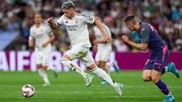 Valverde se va en velocidad de Pol Lozano en el Real Madrid-Espanyol de la jornada 6 de LaLiga EA Sports.