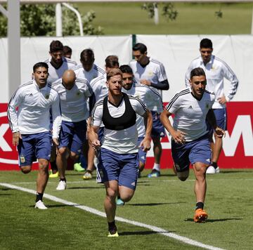 Argentina entrena antes de su debut en el Mundial