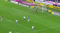 El ex U. de Chile que brilla en Ecuador hizo esto: ¡desató la euforia del público!