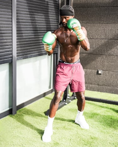 Su físico imponente y su capacidad para recuperarse rápidamente de lesiones no es más que un resultado del trabajo físico que hace. 