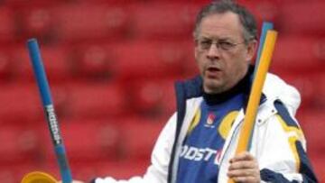 <b>SELECCIONADOR DE RÉCORD.</b> Lagerbäck ha sido el primer seleccionador en clasificar a Suecia para cinco fases finales de forma consecutiva: en las Eurocopas de 2000, 2004 y 2008, y en los Mundiales de 2002 y 2006.