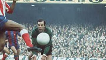 Luiz Pereira defendiendo la camiseta colchonera.