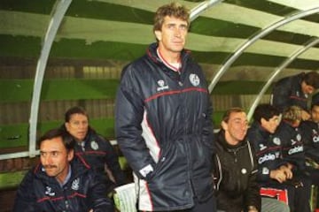 Con el elenco de Boedo es campeón del Clausura 2001 con dos récords vigentes en el torneo argentino: mayor cantidad de puntos en un torneo corto (47) y mayor cantidad de victorias consecutivas (13).