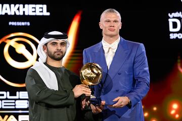 Erling Haaland se llevó el premio Globe Soccer Awards al mejor jugador de 2023.