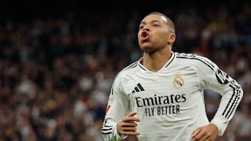 MADRID, 19/01/2025.- El delantero francés del Real Madrid Kylian Mbappé se lamenta tras fallar una ocasión durante un partido de la jornada 20 de LaLiga EA Sports, entre el Real Madrid y el UD Las Palmas, este domingo en el Estadio Santiago Bernabéu de Madrid. EFE/ Sergio Pérez