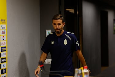 Iker García coge los guantes ante un Las Palmas feliz y con Kirian