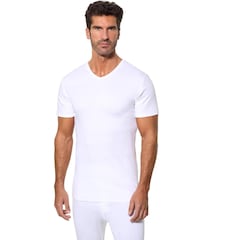 ¿Quién dijo que hacía frío? Esta camiseta térmica con cuello en V de Abandarado es tan cálida como elegante